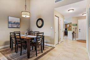 Gorgeous Updated 2 Bedroom Lake View Unit in